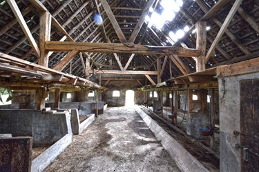 <p>Overzicht van de oorspronkelijke gebintenstructuur van de schuur. Foto gemaakt in noordelijke richting.</p>
